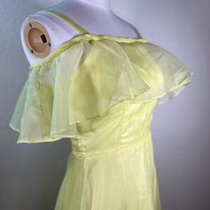 Vintage 60’s Chiffon Fit & Flare Ruffle Flowy Pale Yellow Maxi Dress Size Small